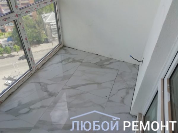 Укладка плитки в лоджии